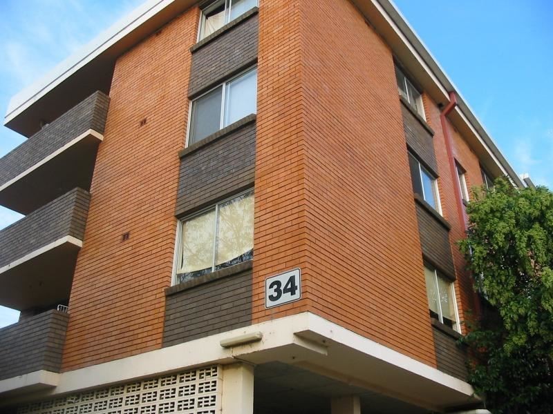 1/34 Moore St, Campbelltown NSW 2560