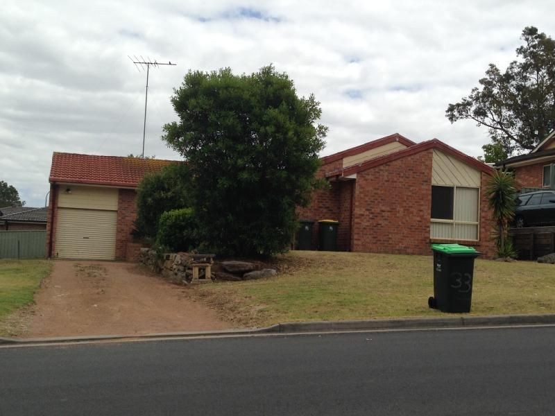 33 Kellerman Drive, St Helens Park NSW 2560
