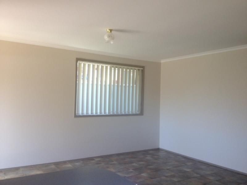 33 Kellerman Drive, St Helens Park NSW 2560