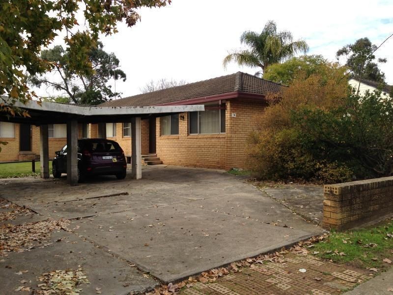 2/34 CHAMBERLAIN STREET, Campbelltown NSW 2560