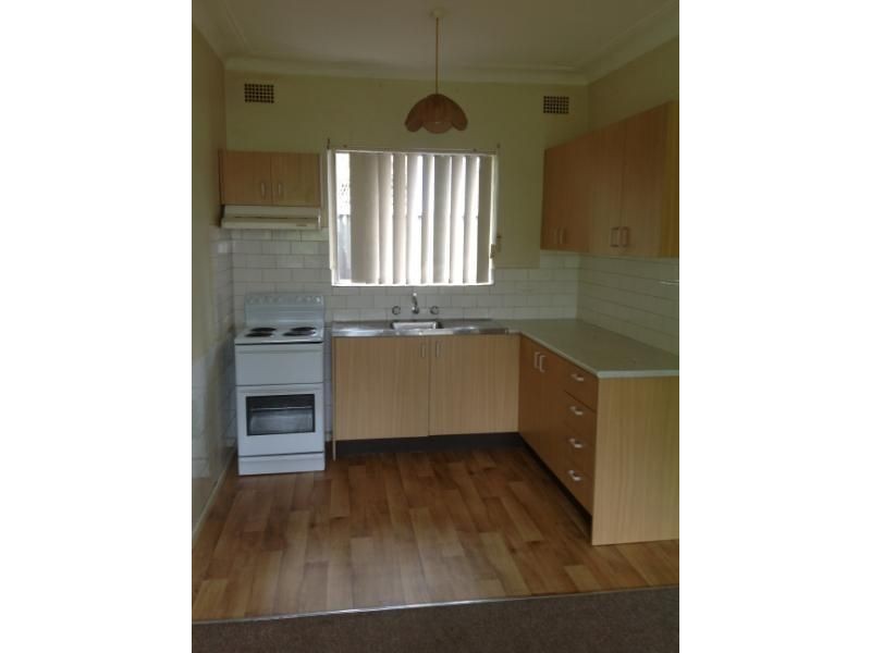 2/34 CHAMBERLAIN STREET, Campbelltown NSW 2560