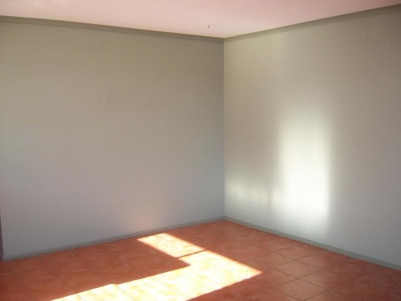 1/49 Diamontina Avenue, Kearns NSW 2558