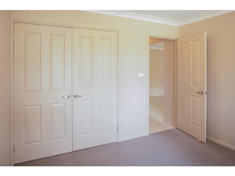 1A Edmund Place, Rosemeadow NSW 2560