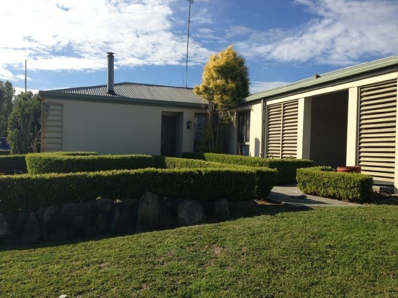 2 Victor Pl, Raby NSW 2566