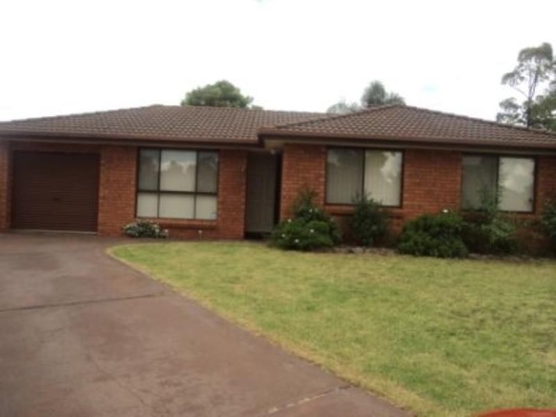 3 Capulet Place, Rosemeadow NSW 2560