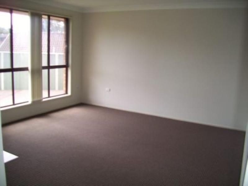 3 Capulet Place, Rosemeadow NSW 2560