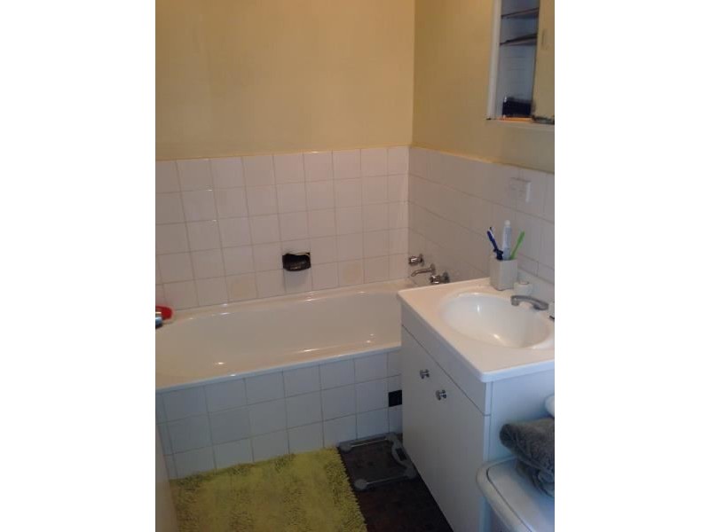 6/34 Moore St, Campbelltown NSW 2560