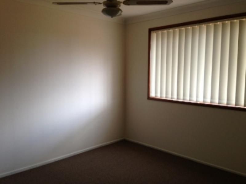 1/65 Crispsparkle Dr, Ambarvale NSW 2560