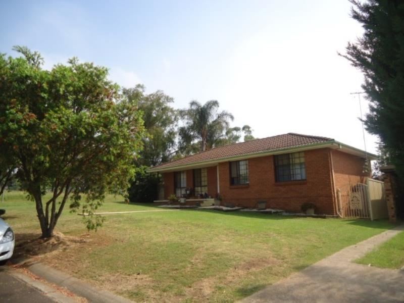 46 Mississippi  Crescent, Kearns NSW 2558