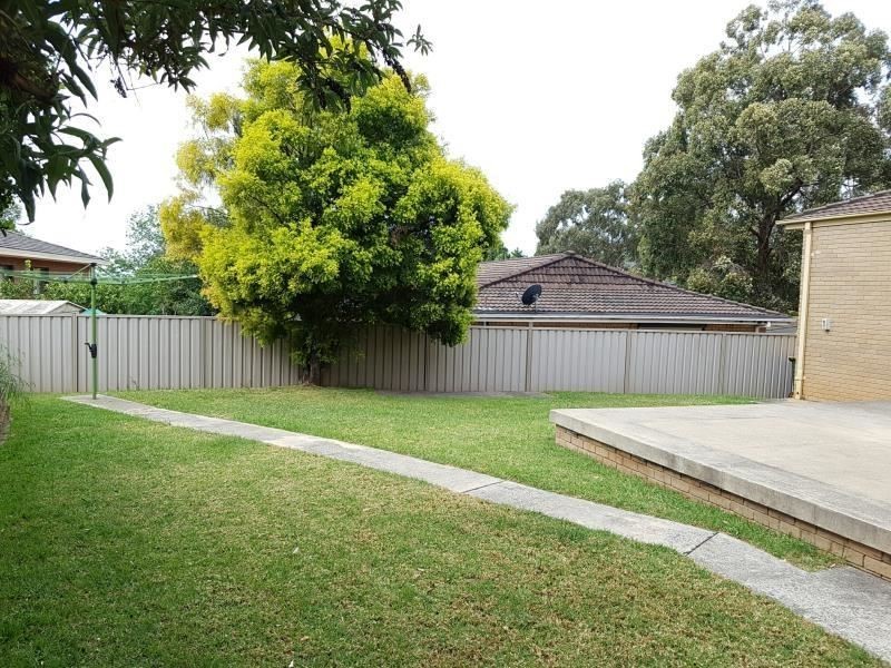 4 Forresters Close, Woodbine NSW 2560