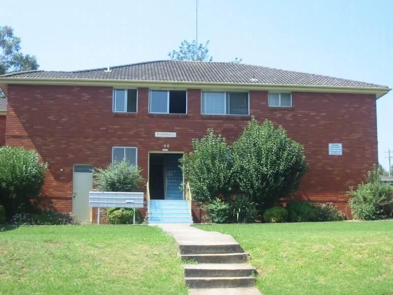 18/98 Dumaresq St, Campbelltown NSW 2560