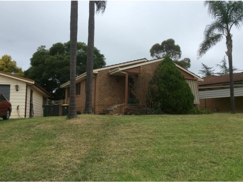 24 MIDLOTHIAN ROAD, St Andrews NSW 2566