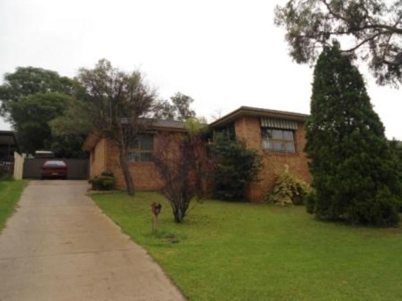 9 Crispsparkle Drive, Ambarvale NSW 2560