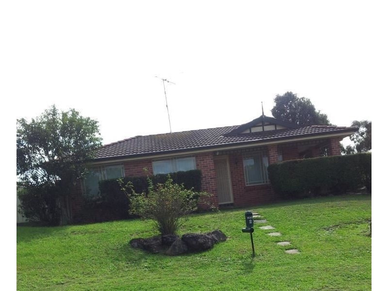 2 Woylie Place, St Helens Park NSW 2560