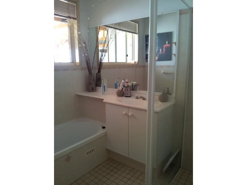 2 Woylie Place, St Helens Park NSW 2560