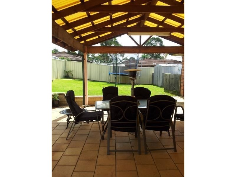 2 Woylie Place, St Helens Park NSW 2560