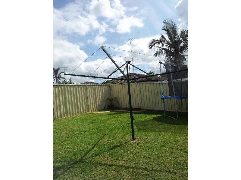2 Woylie Place, St Helens Park NSW 2560