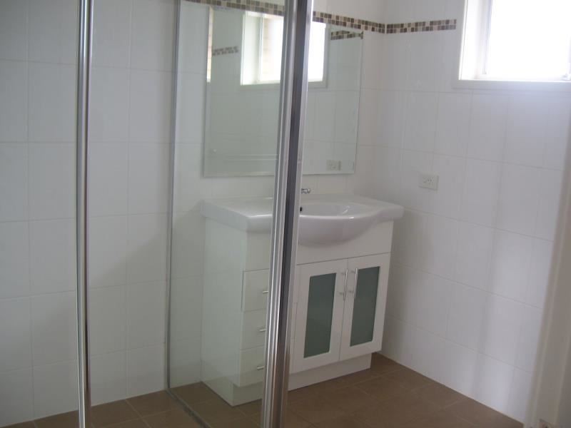 230 The Parkway Bradbury, Bradbury NSW 2560