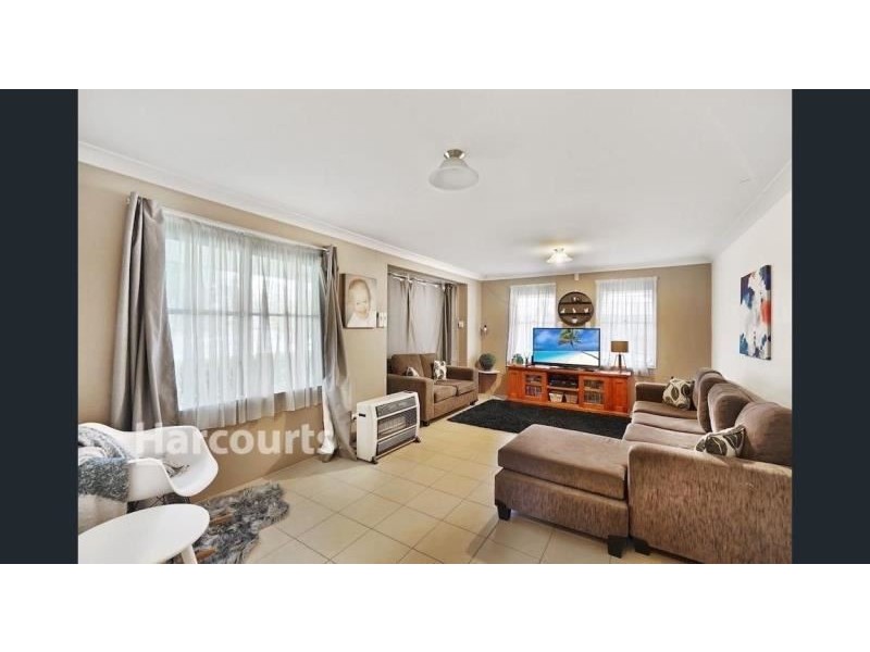 107 St Helens Park Drive, St Helens Park NSW 2560