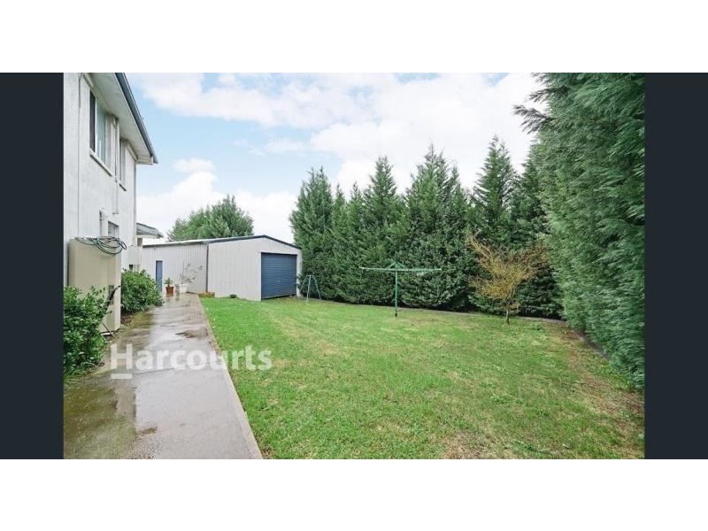 107 St Helens Park Drive, St Helens Park NSW 2560
