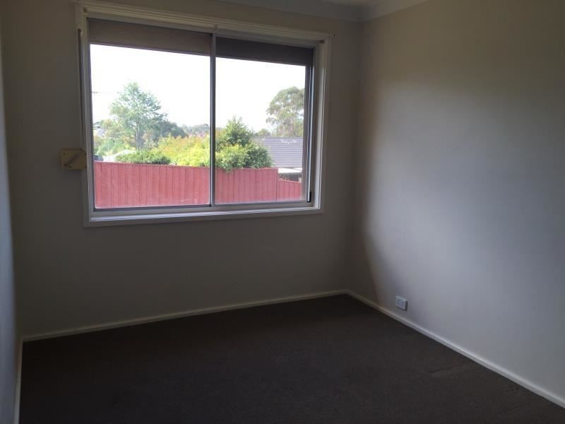 3 Dolomite Place, Eagle Vale NSW 2558