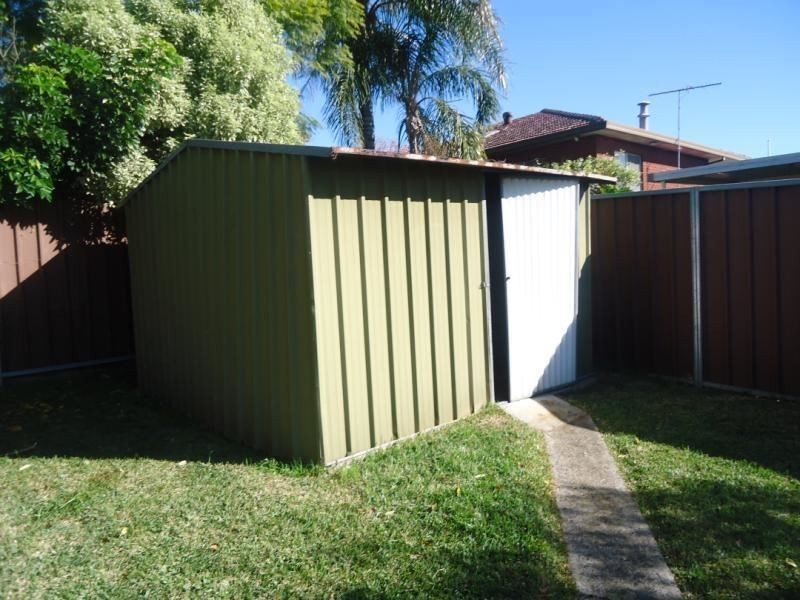 17 Randolph Ave, Campbelltown NSW 2560
