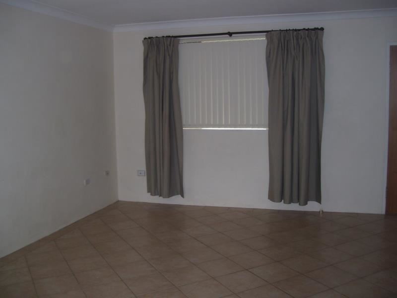 16/9 Surrey Street, Minto, Minto NSW 2566