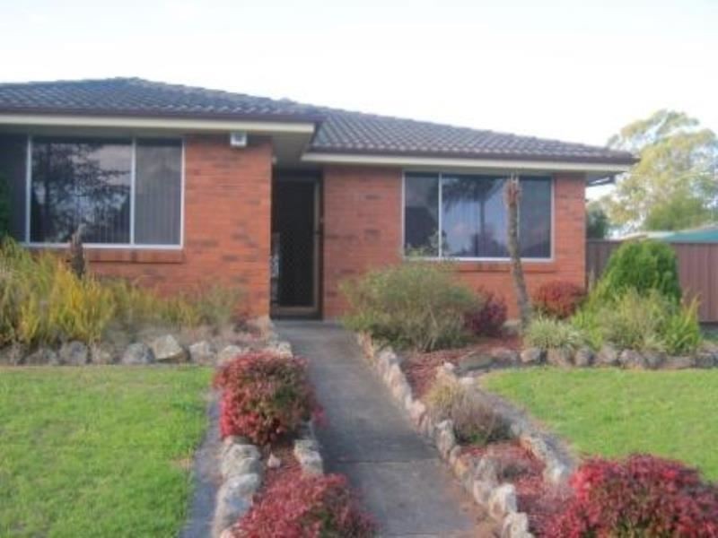 32 Semillon Crescent, Eschol Park NSW 2558