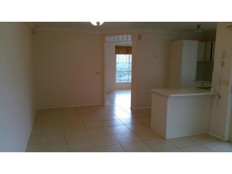 8 Hannam Pl, Englorie Park NSW 2560