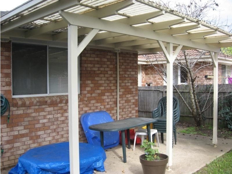 4 Loire Place, Kearns NSW 2558