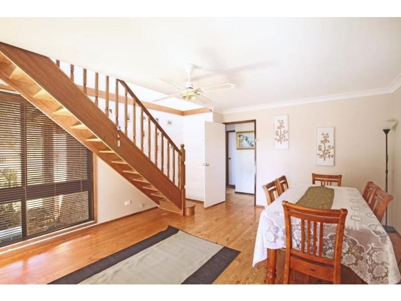 13 LORENZO CRESCENT, Rosemeadow NSW 2560