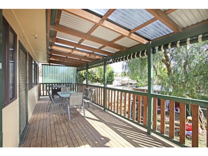13 LORENZO CRESCENT, Rosemeadow NSW 2560