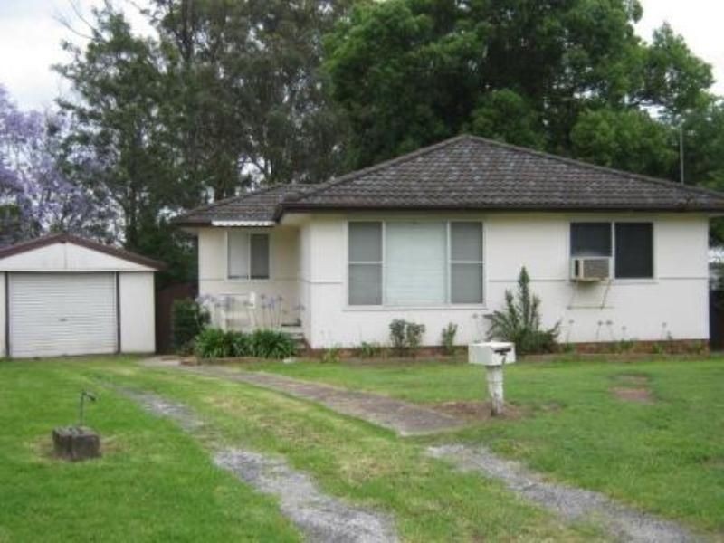 7 Stirling Place, Glenfield NSW 2167