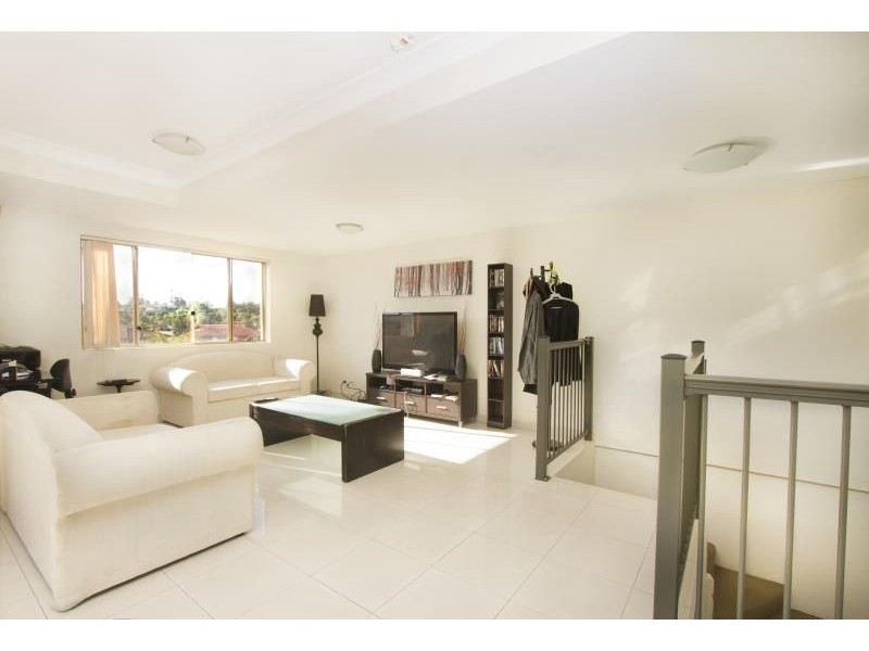 33/41 Woodhouse Drive, Ambarvale NSW 2560