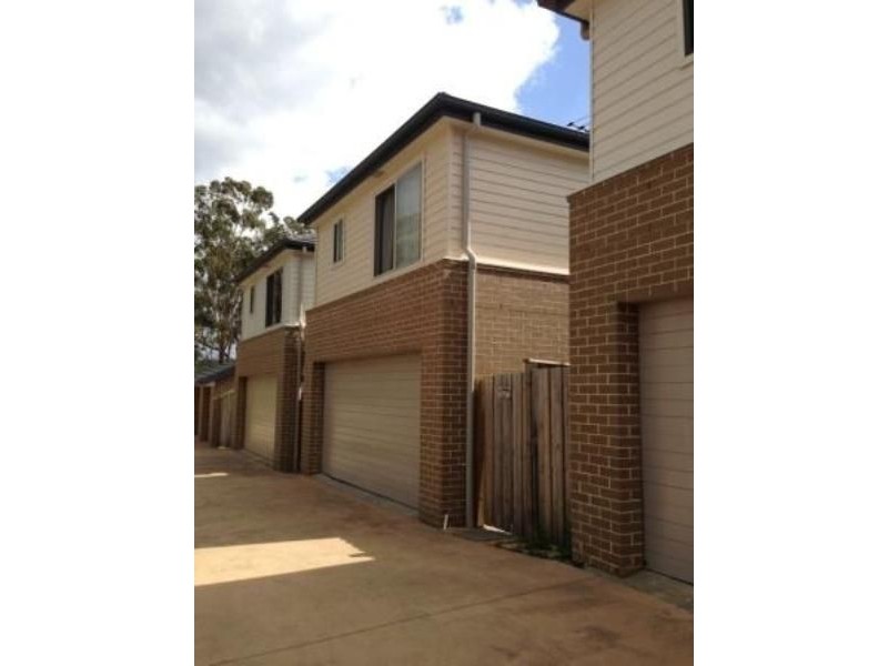 6A Hidcote St, Campbelltown NSW 2560