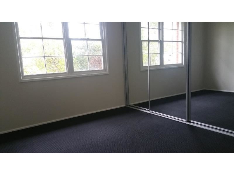 1/2 Oberon Rd, Ruse NSW 2560