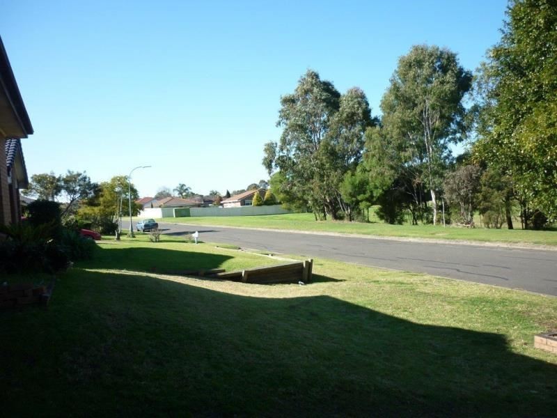 13 Cochrane Street, Minto NSW 2566