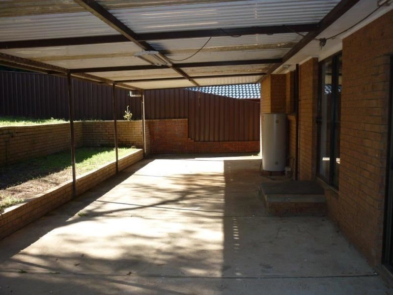 13 Cochrane Street, Minto NSW 2566