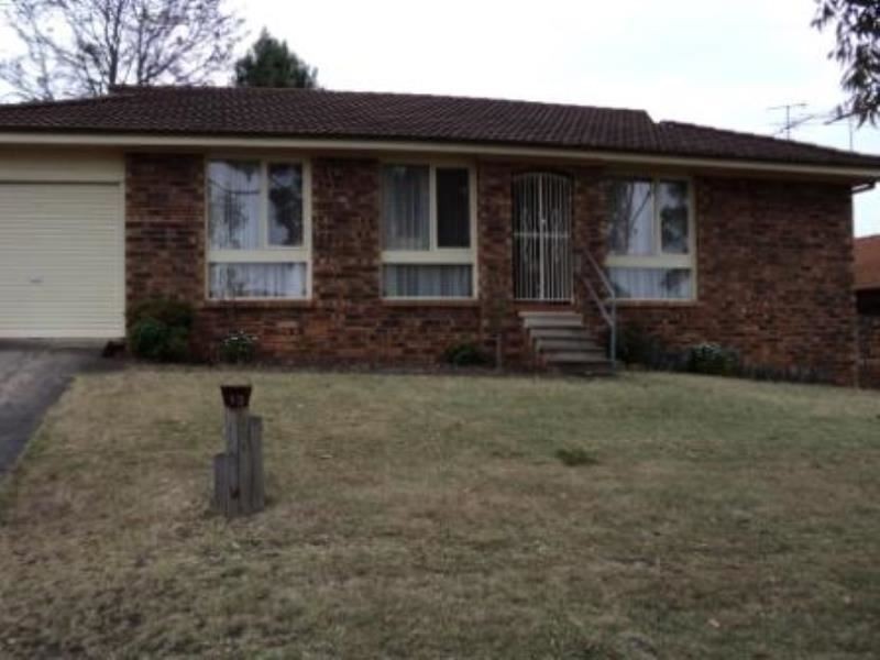 13 Wandarra Crescent, Bradbury NSW 2560