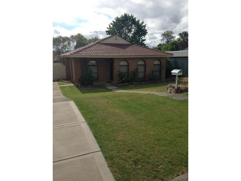 21 Wintaroo Street, St Helens Park NSW 2560