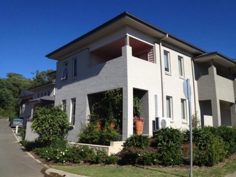 1/3 Istana Street, Campbelltown NSW 2560