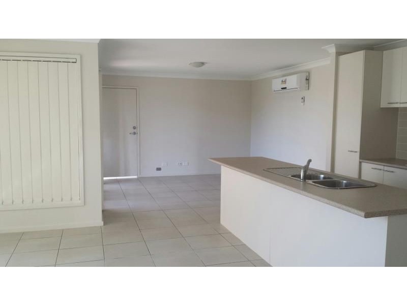 19 INGLEBURN GARDENS DR, Ingleburn NSW 2565