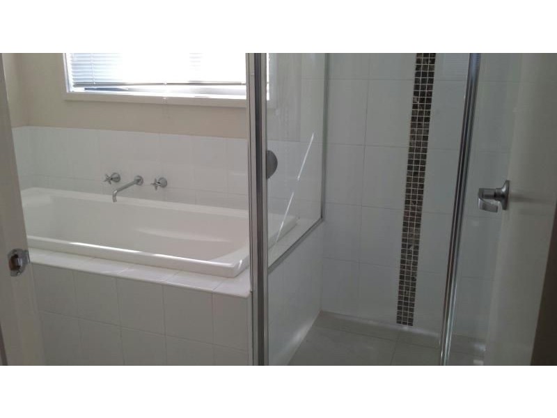 19 INGLEBURN GARDENS DR, Ingleburn NSW 2565