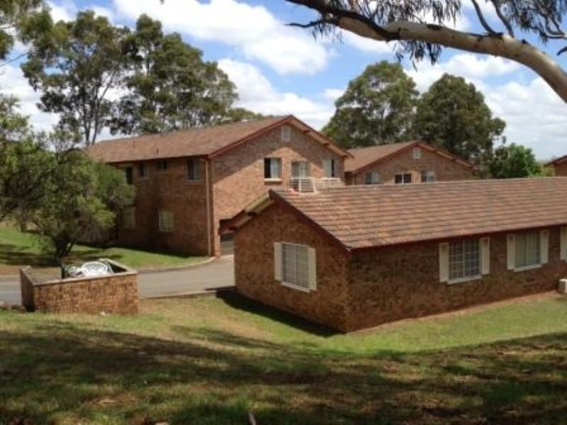 42/30 BURRINJUCK ST, Leumeah NSW 2560