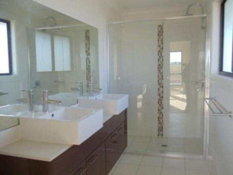 5 NEIL PLACE, Oran Park NSW 2570