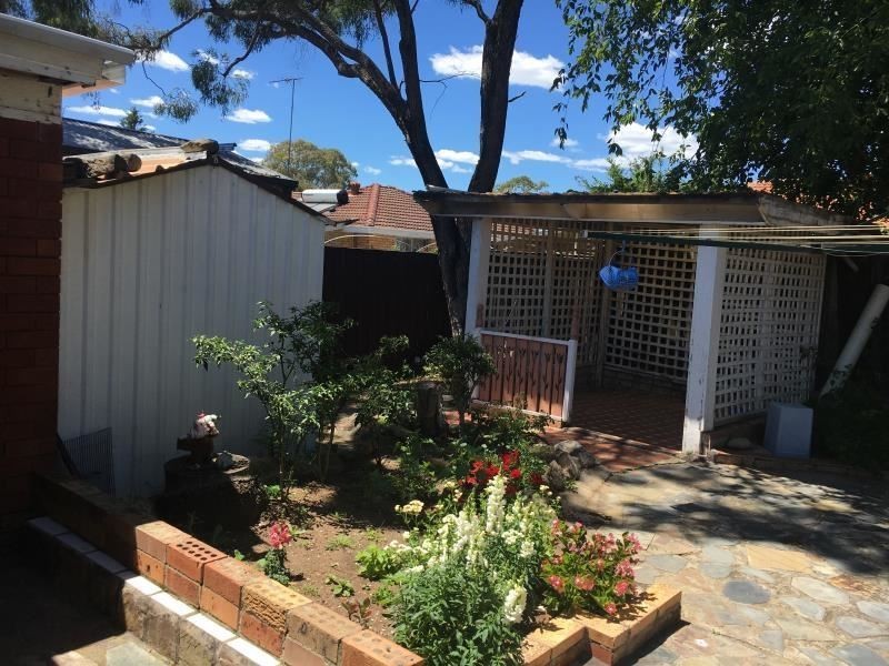 14 Loddon Crescent, Campbelltown NSW 2560