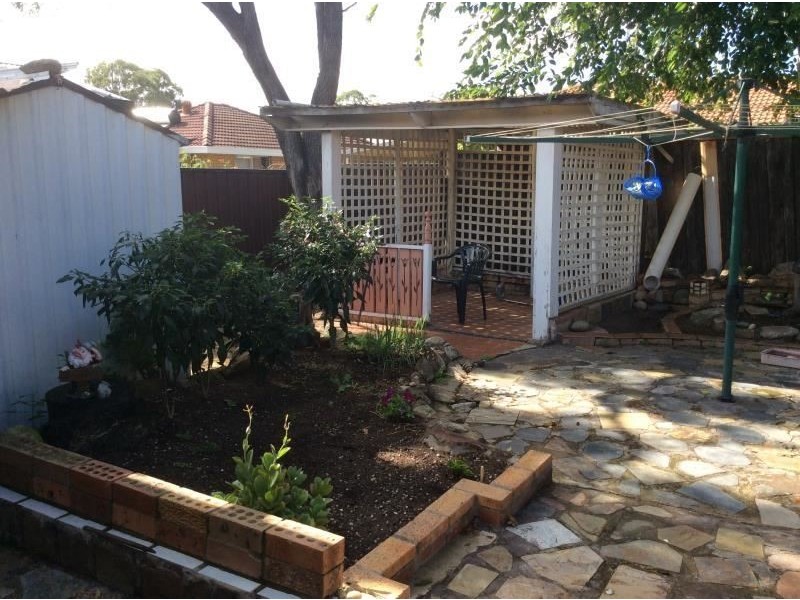 14 Loddon Crescent, Campbelltown NSW 2560