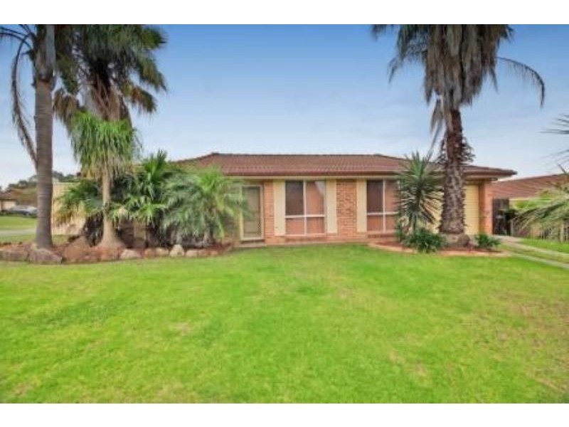1 VIOLA PLACE, Rosemeadow NSW 2560