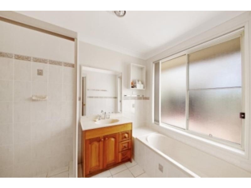 25 Nepean Towers, Glen Alpine NSW 2560