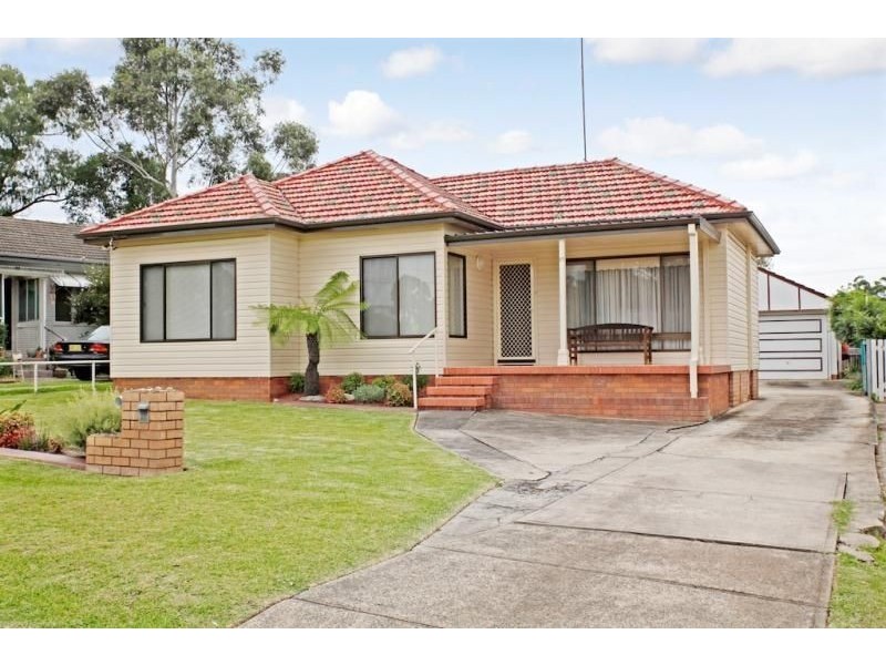 17 Tyler Street, Campbelltown NSW 2560